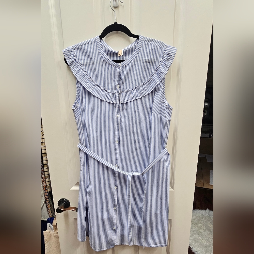Button-down Sleeveless Dress